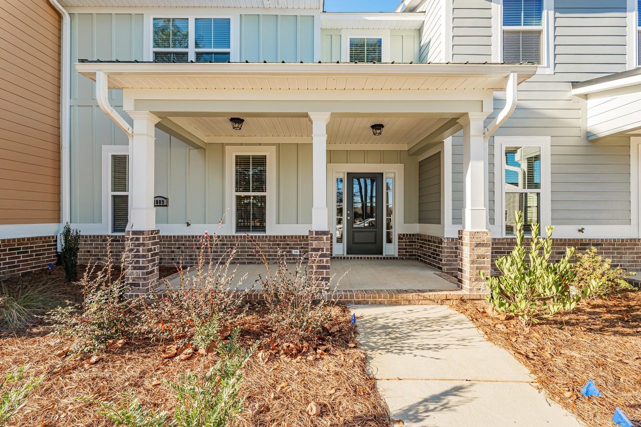 3009 Stanhope Dr - Photo 2 of 28