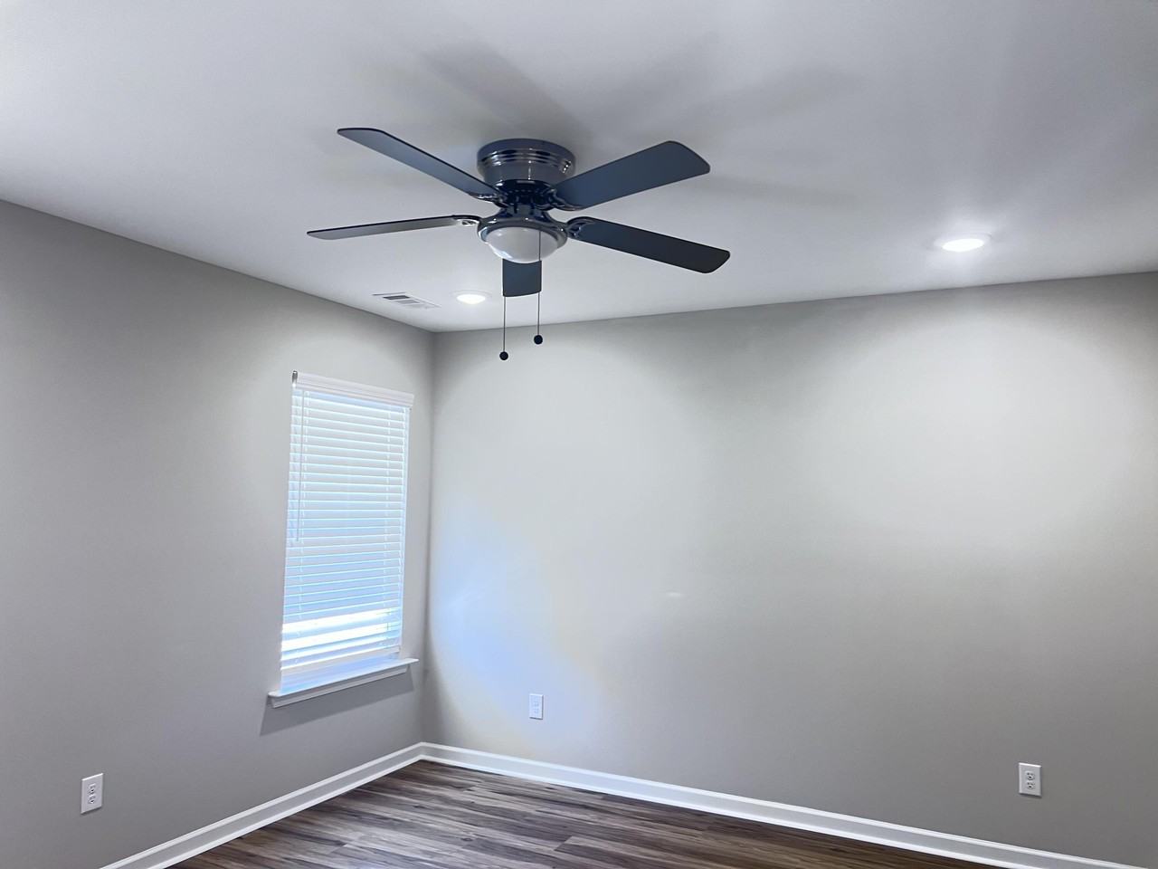 631 Clary St - Photo 5 of 8