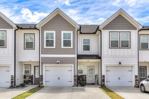 featured image of 1055 Linsmore Ave