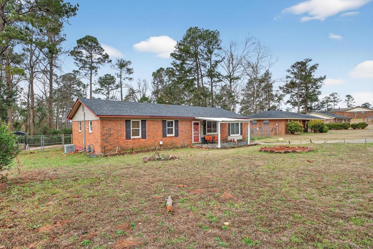 2914 Cumberland Dr - Photo 2 of 16