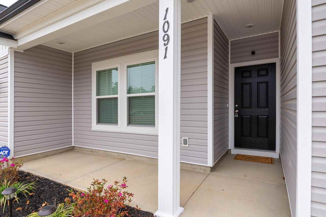 1091 Primrose Dr - Photo 2 of 22