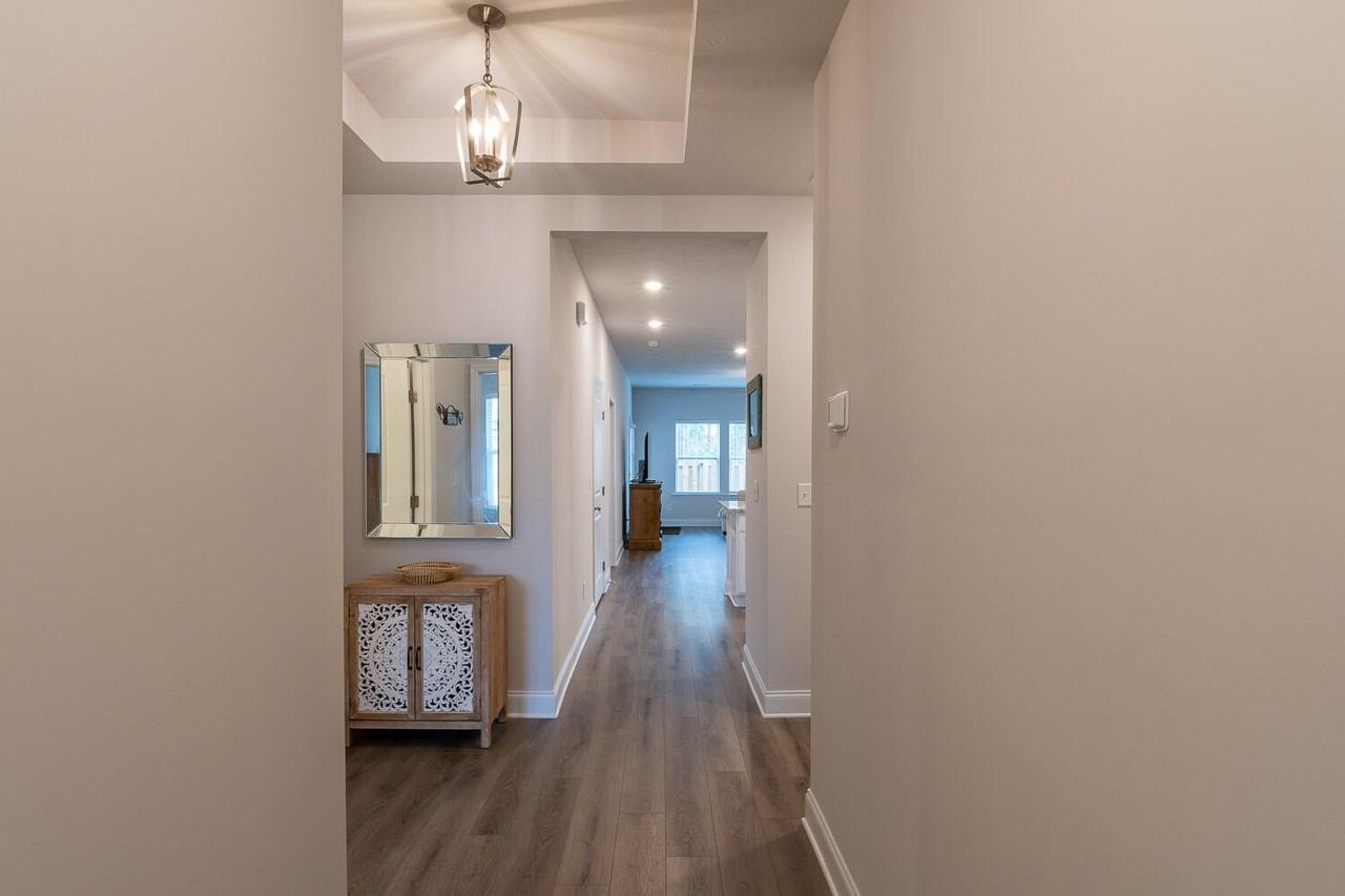 1091 Primrose Dr - Photo 4 of 22
