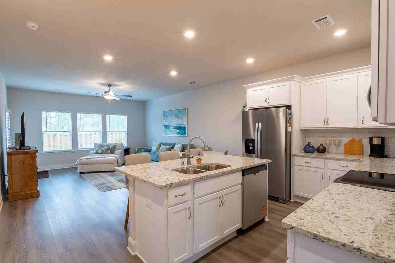 1091 Primrose Dr - Photo 6 of 22