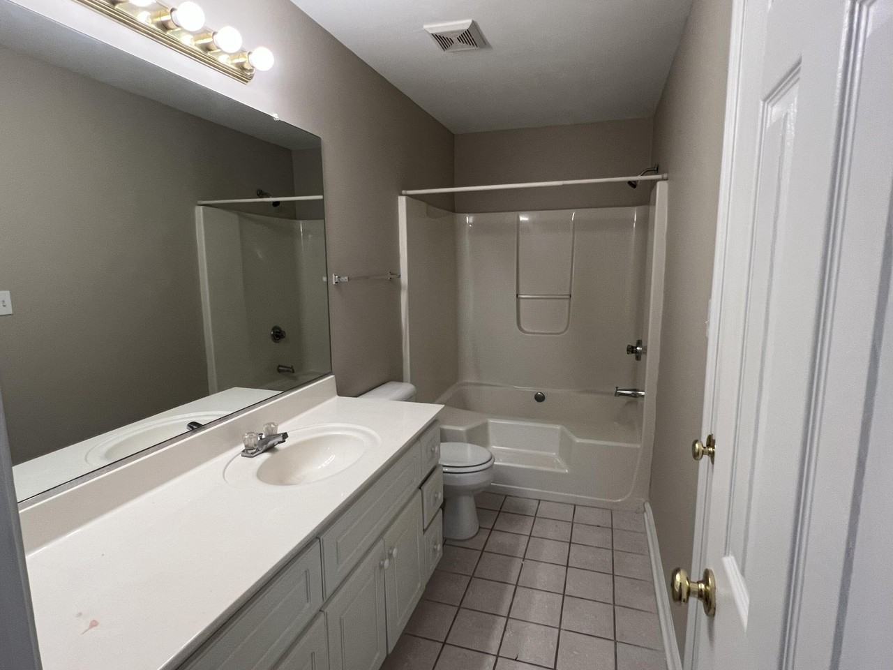 17 Macaulay Pl - Photo 6 of 25