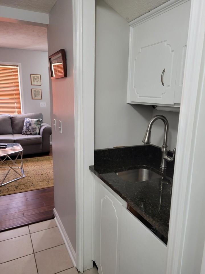 126 Park Ave Se #A - Photo 6 of 14