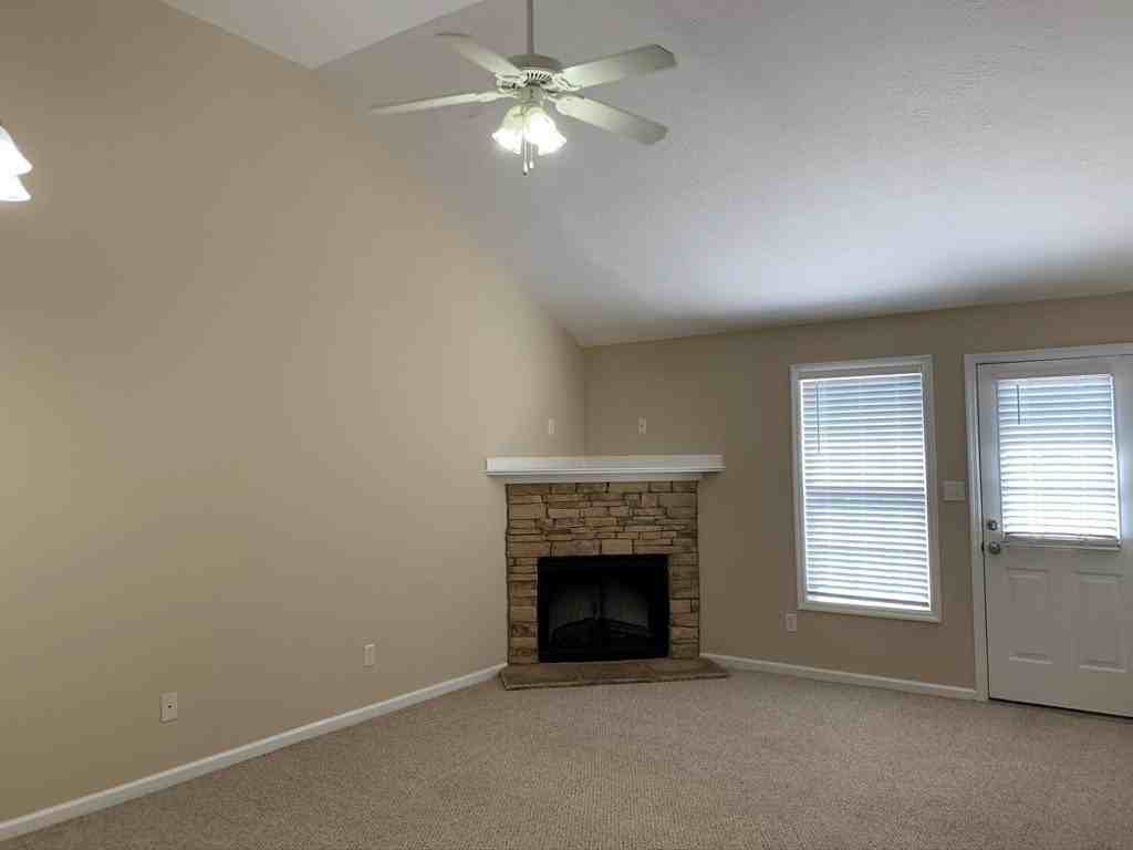 410 Northrop Pl - Photo 3 of 28