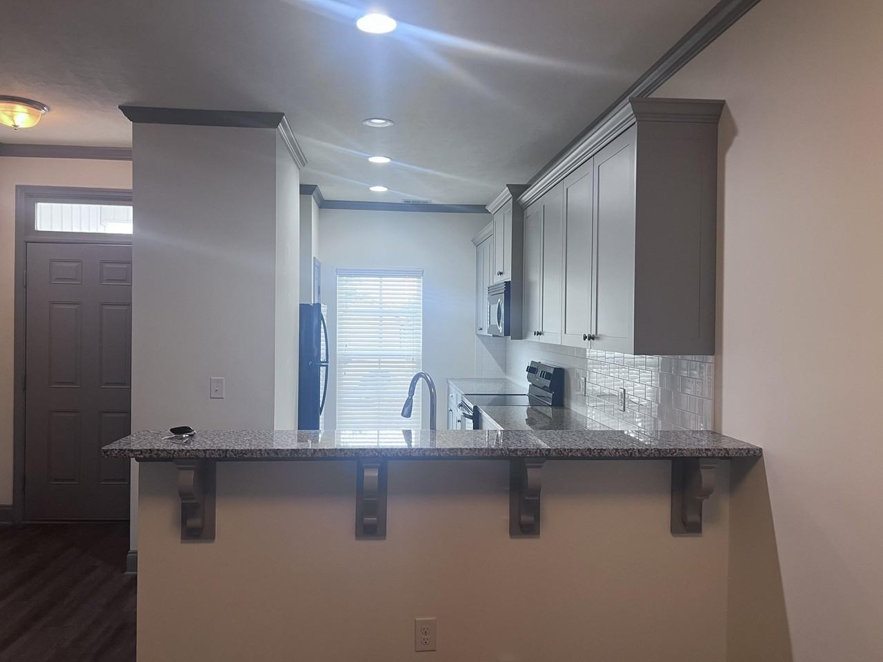 703 Buddy Ct - Photo 2 of 8