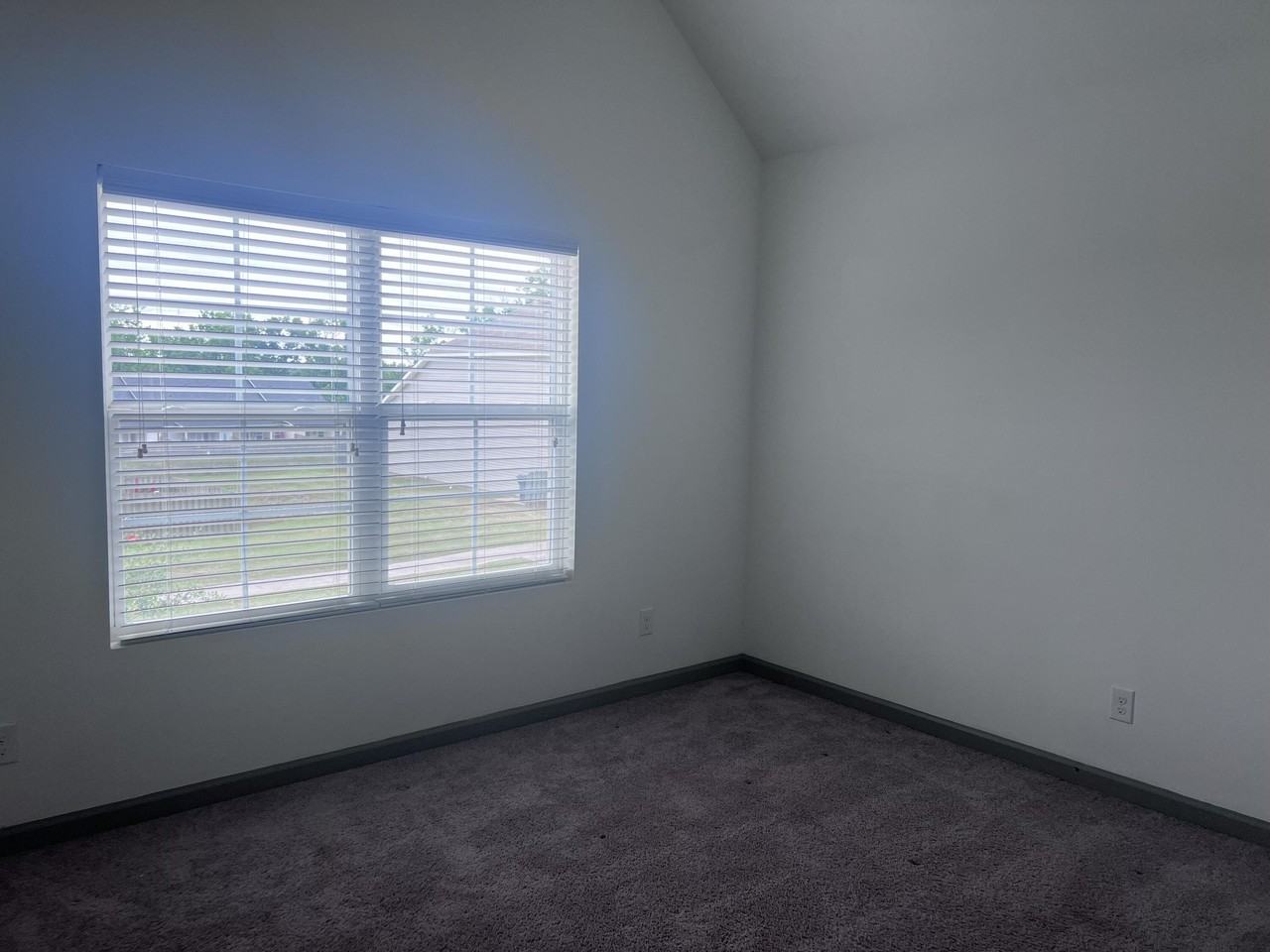 703 Buddy Ct - Photo 5 of 8