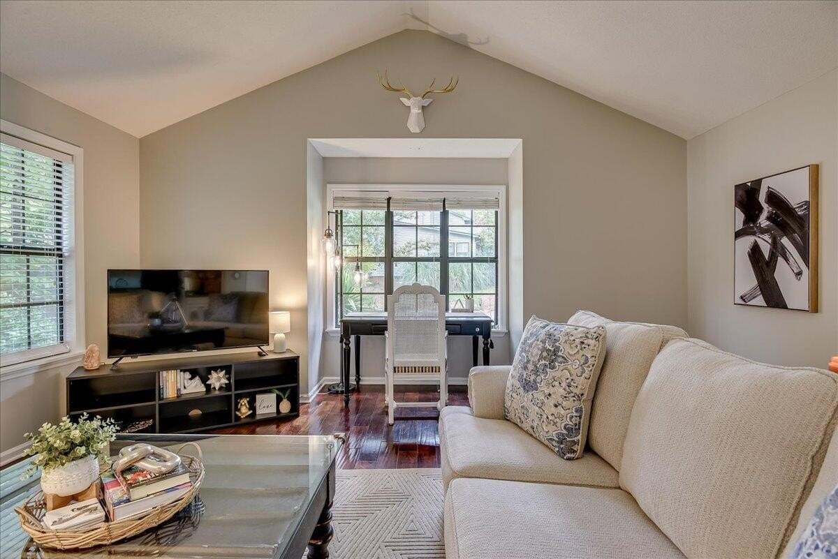 446 Creekwalk Dr - Photo 6 of 33