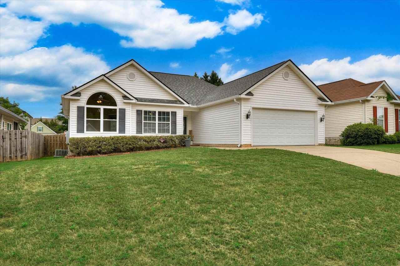 1004 Leigh Lake Rd - Photo 4 of 41