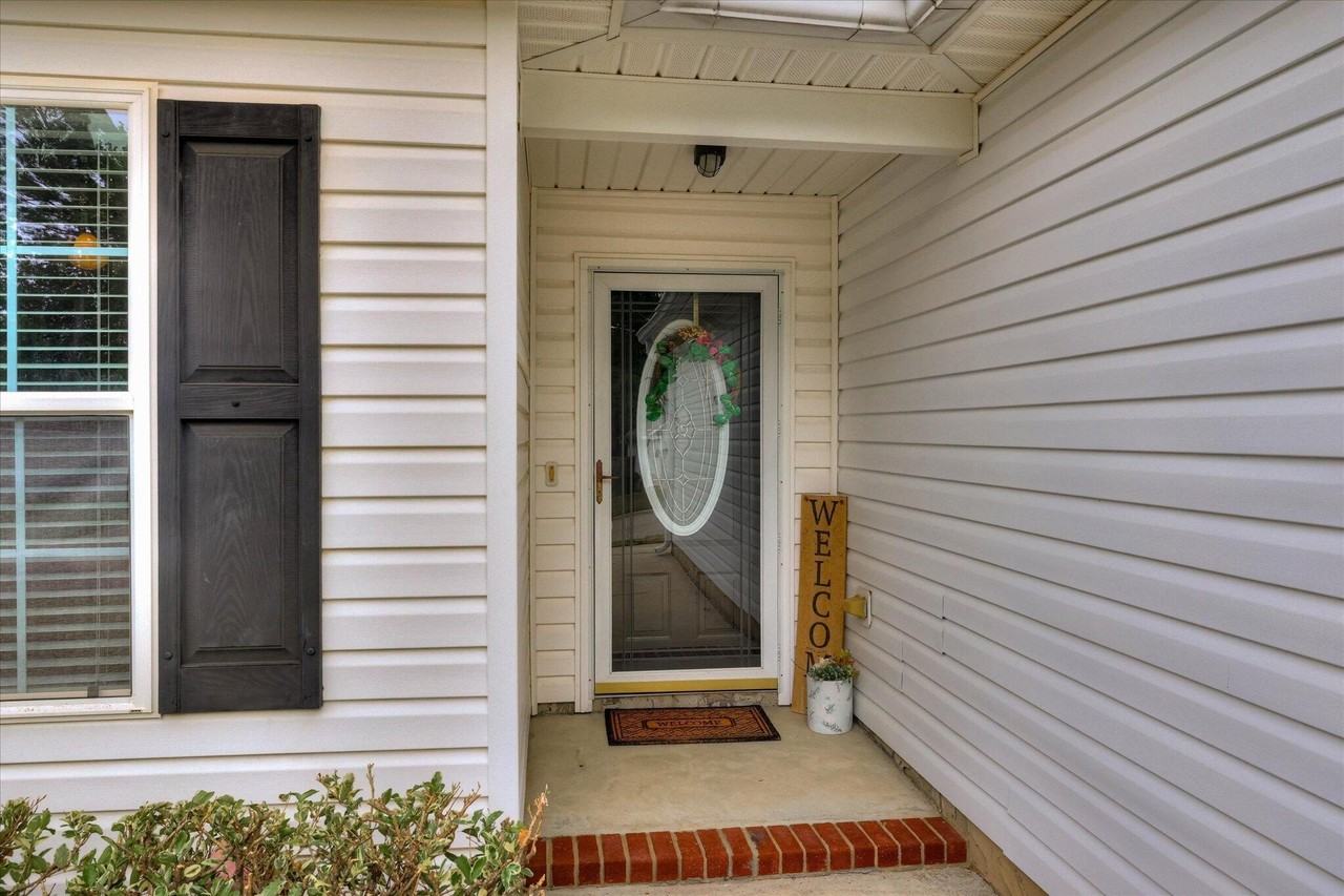 1004 Leigh Lake Rd - Photo 5 of 41