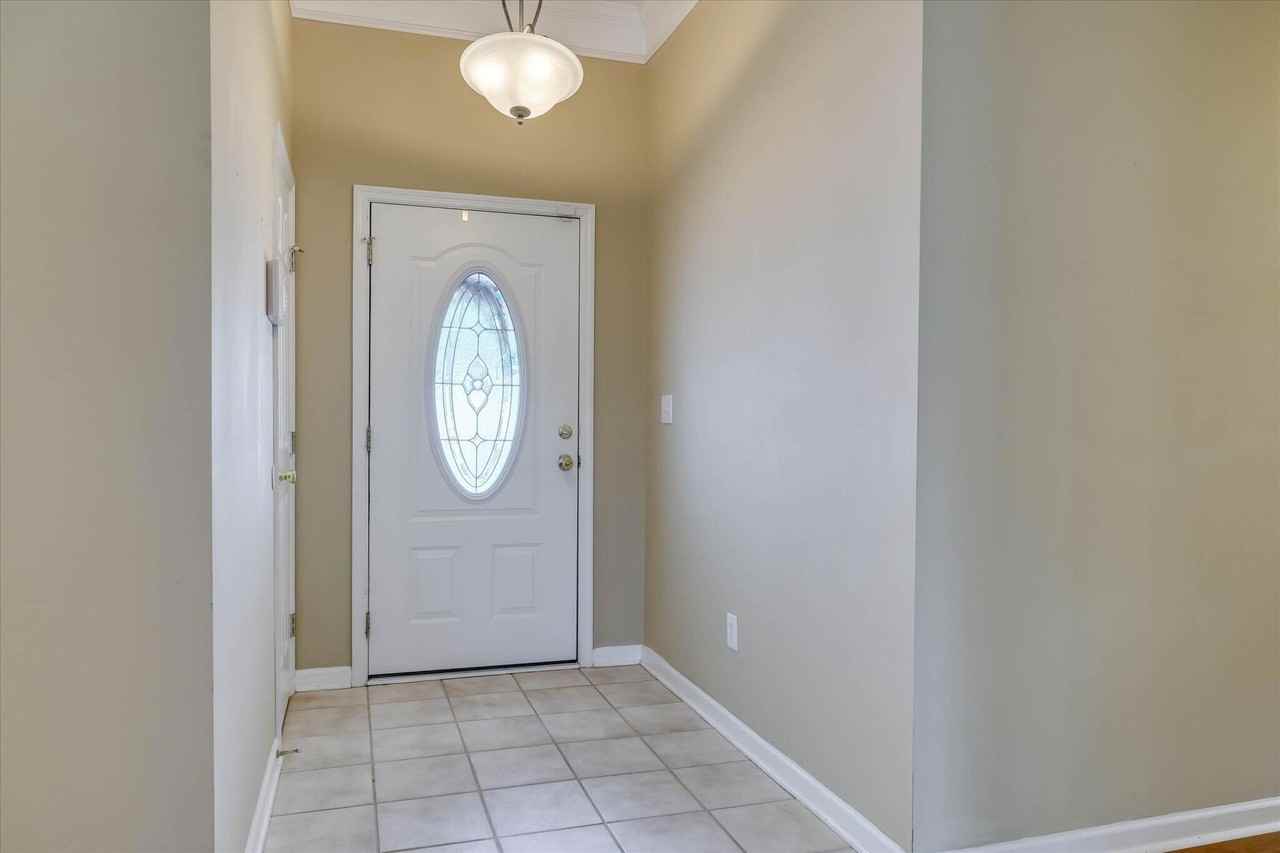 1004 Leigh Lake Rd - Photo 6 of 41