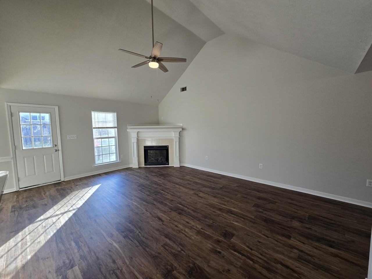 639 Lory Ln - Photo 6 of 29