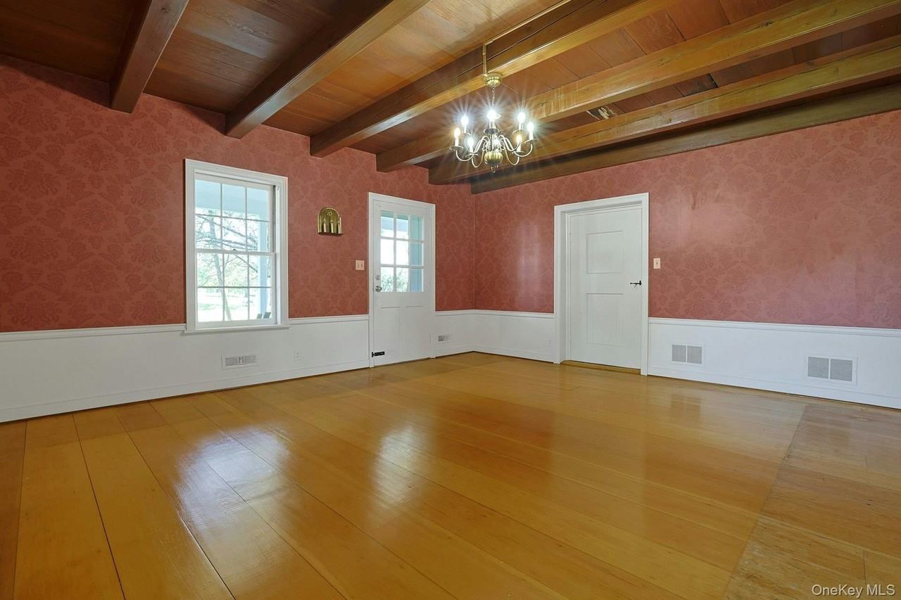 105 S Greenbush Rd - Photo 5 of 24