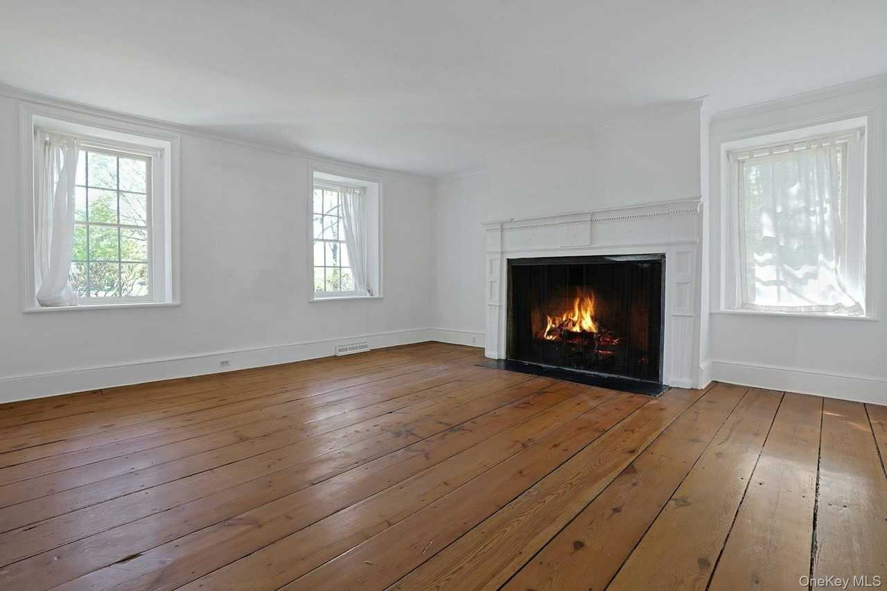 105 S Greenbush Rd - Photo 7 of 24