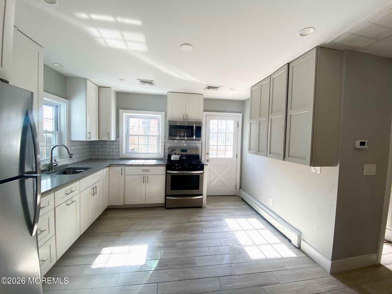 27 Spring Ave - Photo 2 of 27