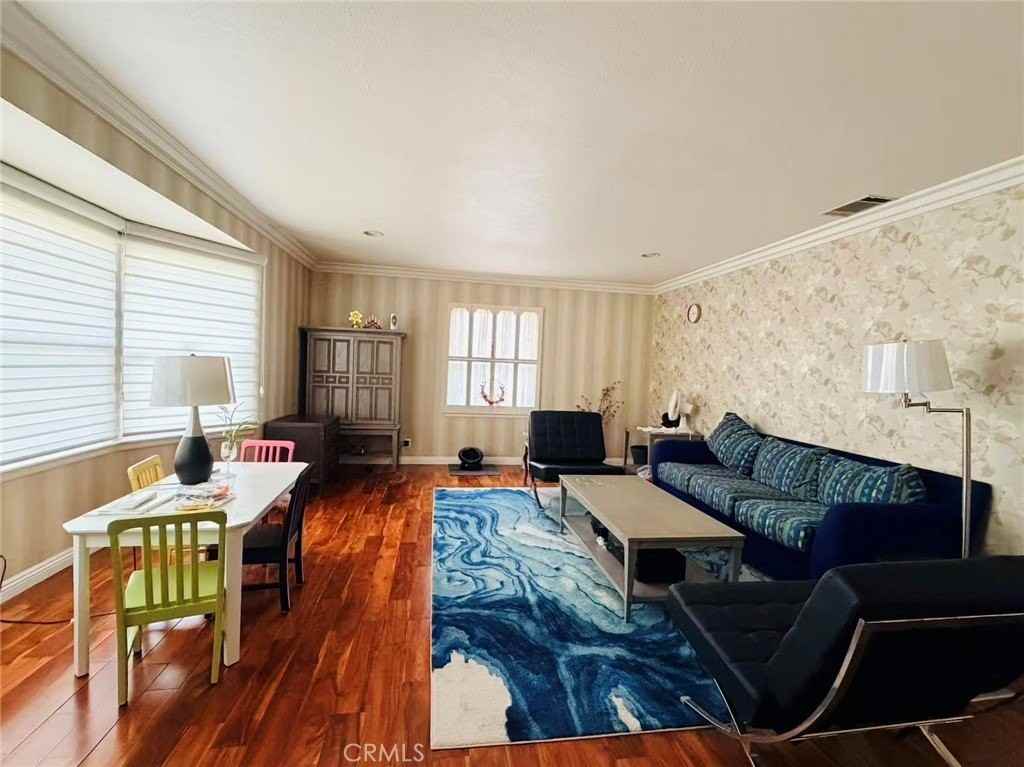 10715 Daines Dr - Photo 2 of 8