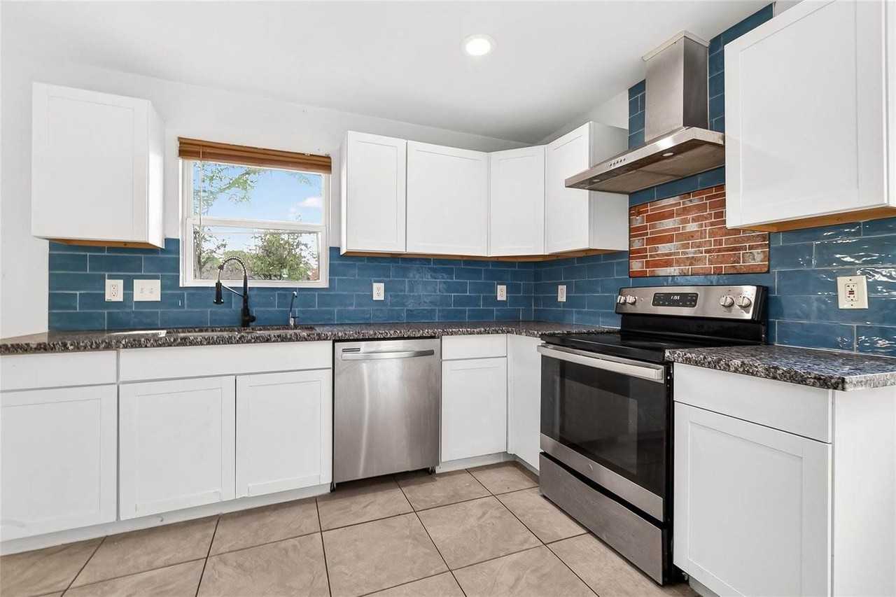 29311 Raestone St - Photo 2 of 36