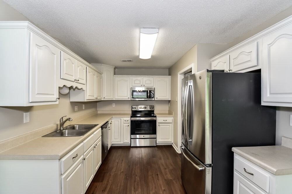 7576 Delta Lakes Blvd - Photo 6 of 17