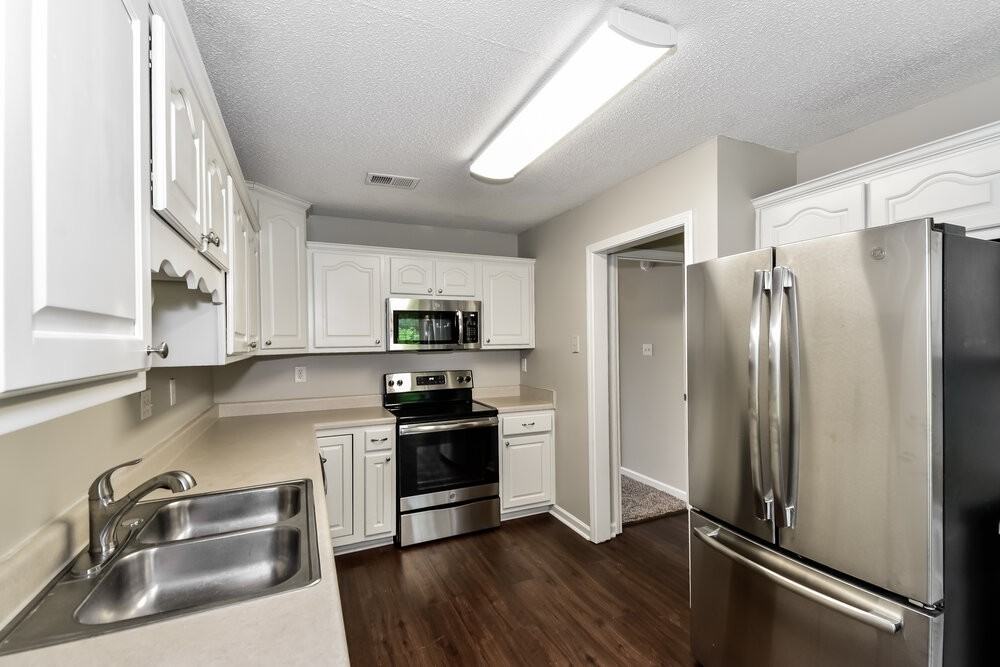 7576 Delta Lakes Blvd - Photo 7 of 17