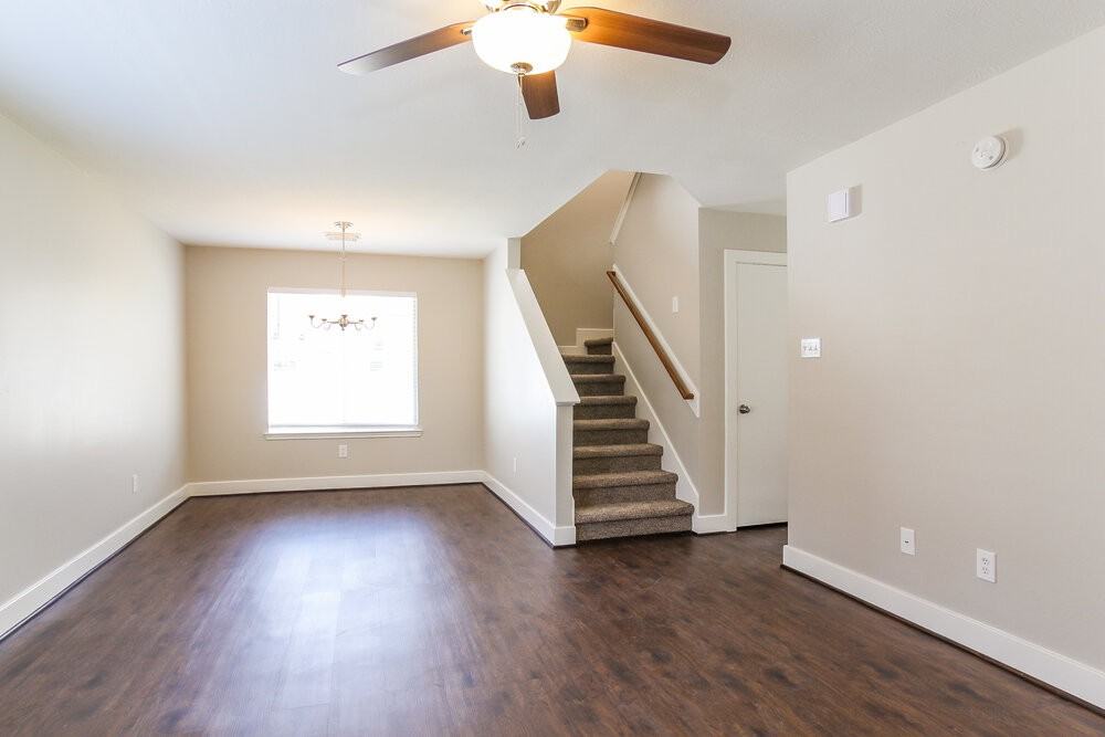9711 Farrell Dr - Photo 5 of 17