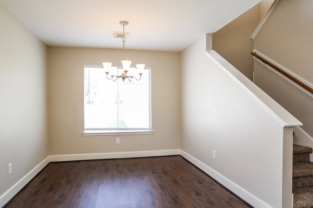 9711 Farrell Dr - Photo 6 of 17