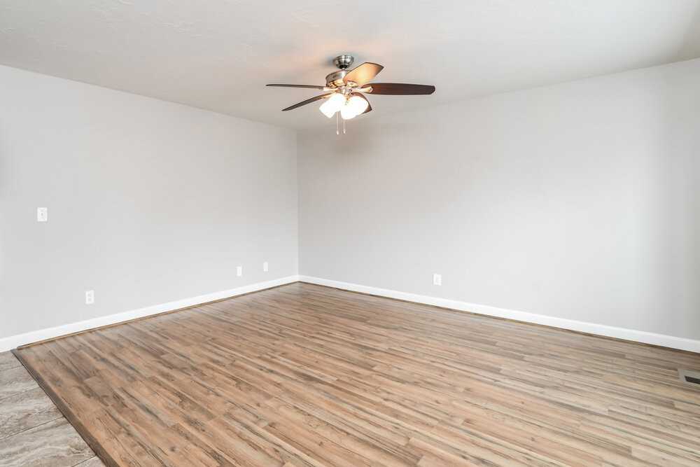 10318 S Leilani Dr - Photo 4 of 17