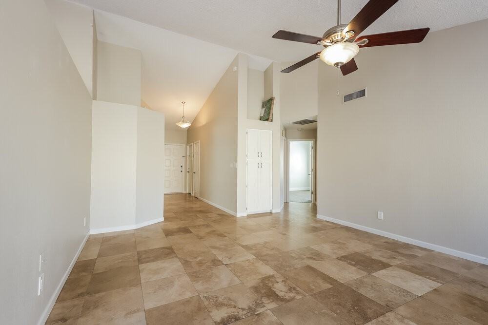 5512 W Chicago St - Photo 5 of 16