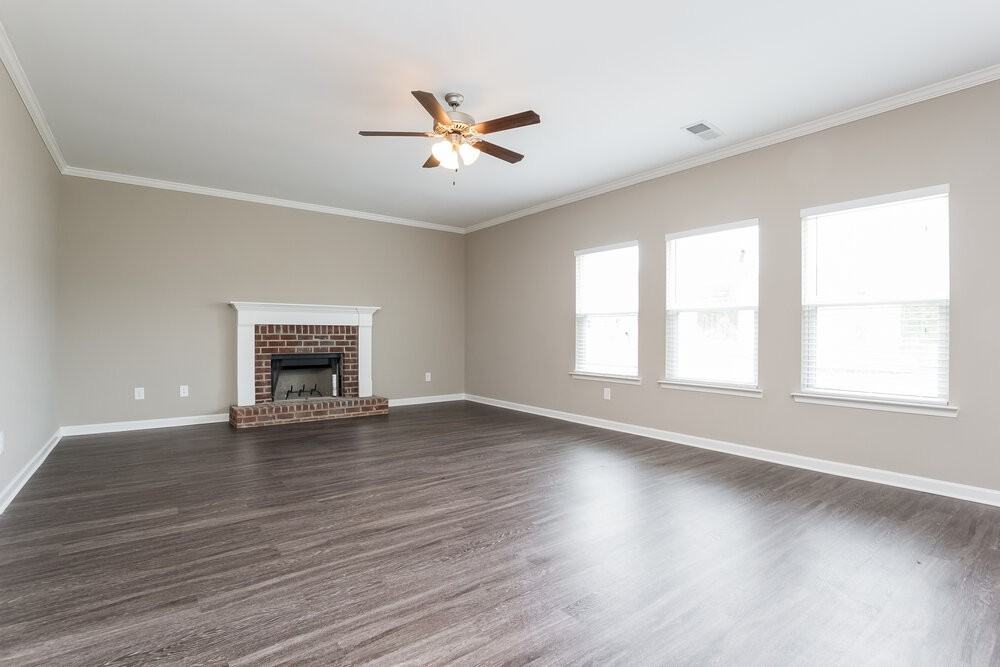 601 Fieldcrest Dr - Photo 4 of 17