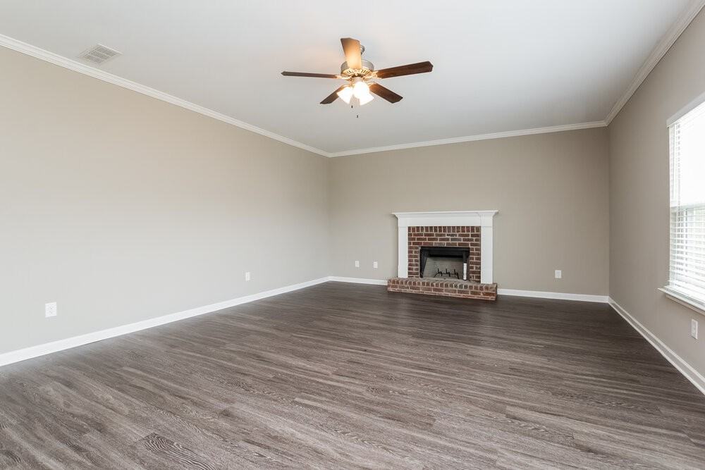 601 Fieldcrest Dr - Photo 5 of 17