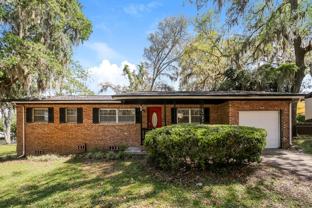 121 Saturn Ln E - Photo 1 of 1