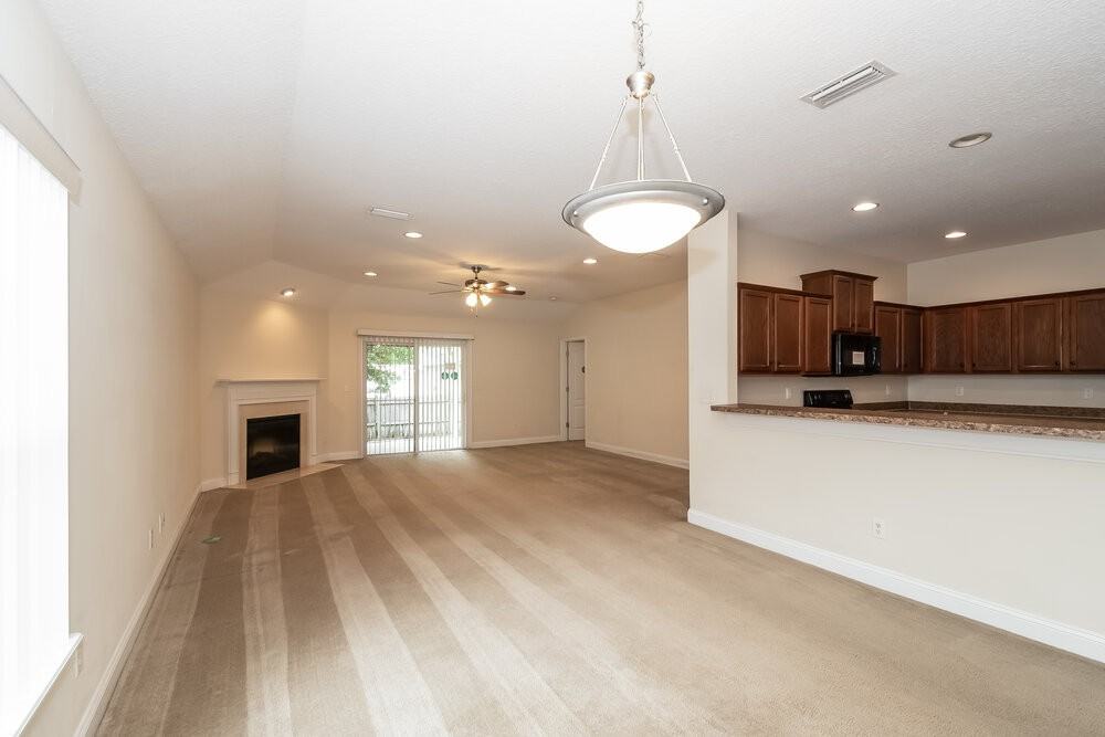 12100 Hayden Lakes Cir - Photo 4 of 16