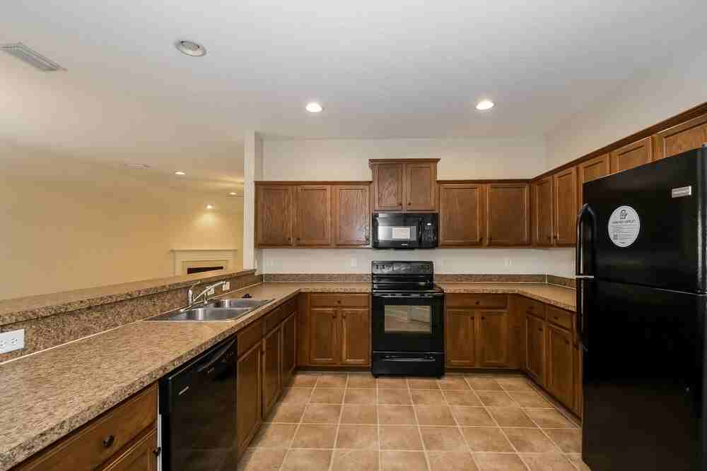 12100 Hayden Lakes Cir - Photo 7 of 16