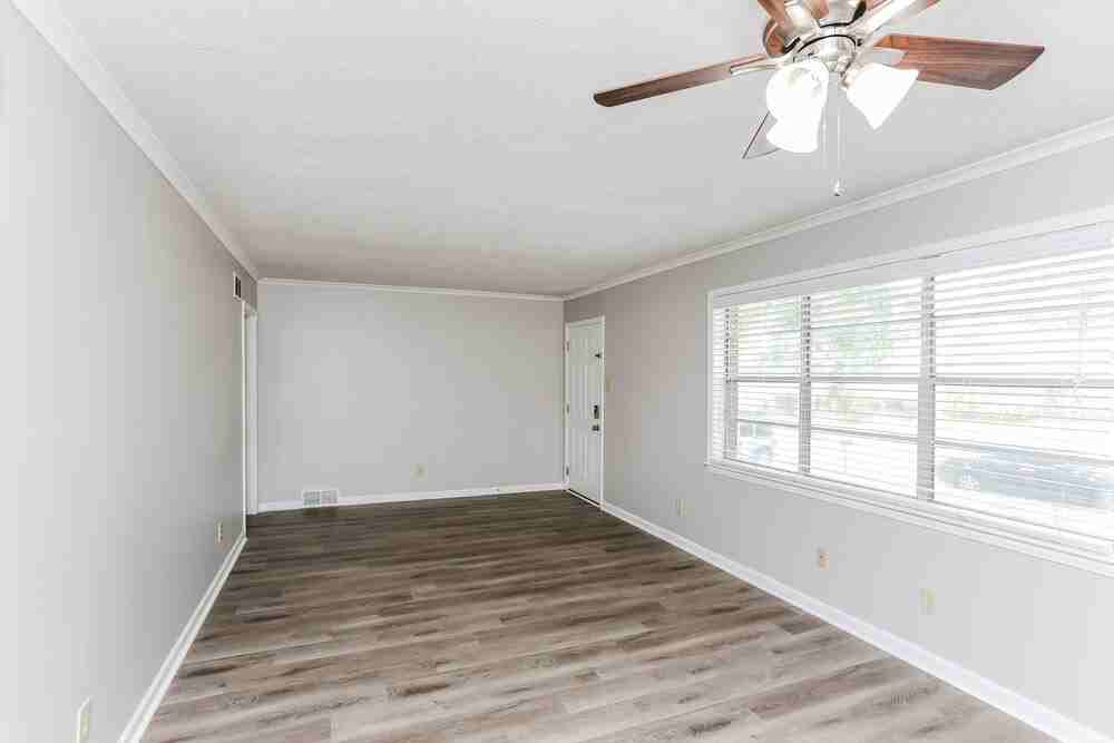 3259 Powers Rd - Photo 5 of 18