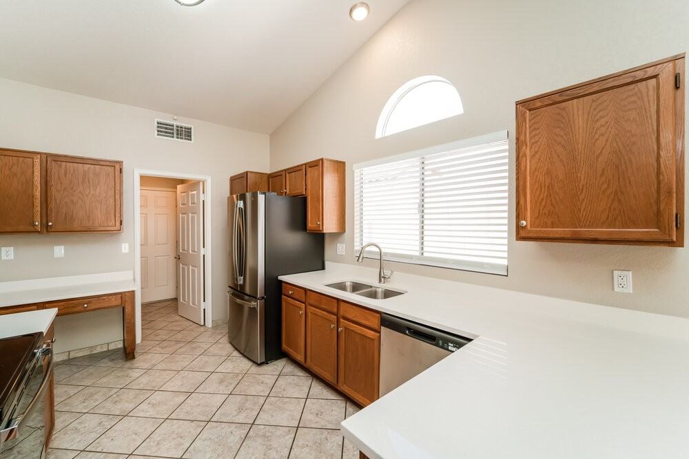 3674 W Thundercloud Loop - Photo 7 of 16