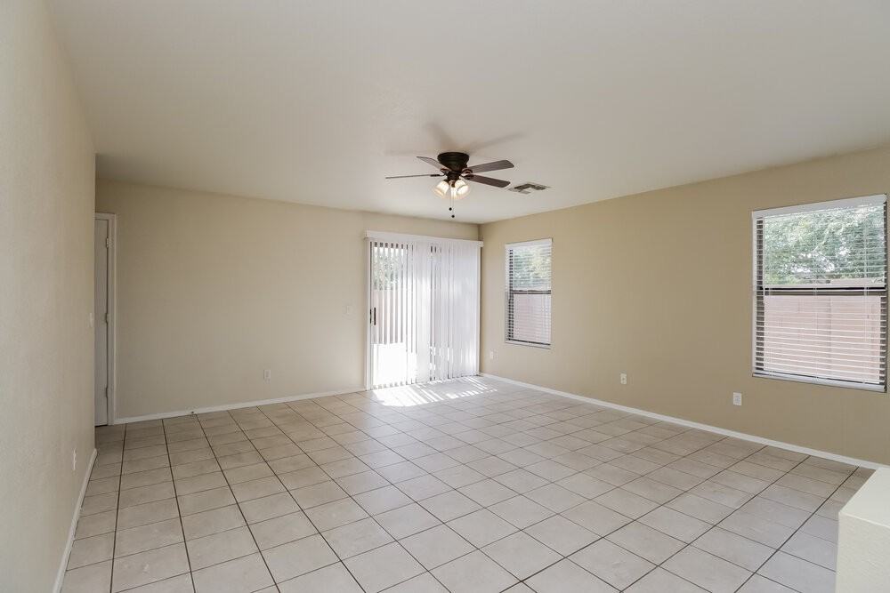 2200 E Spruce Dr - Photo 3 of 16