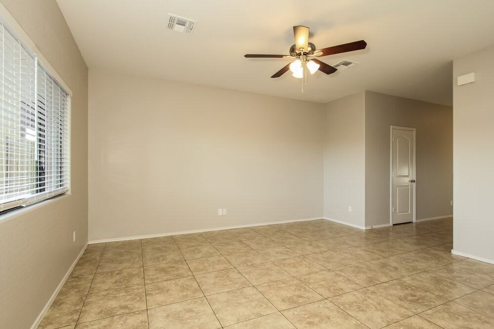 4855 S 4th Ave - Photo 4 of 17