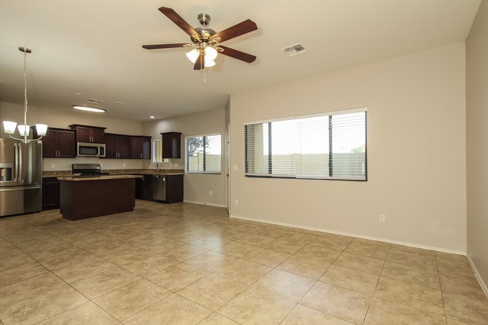 4855 S 4th Ave - Photo 5 of 17