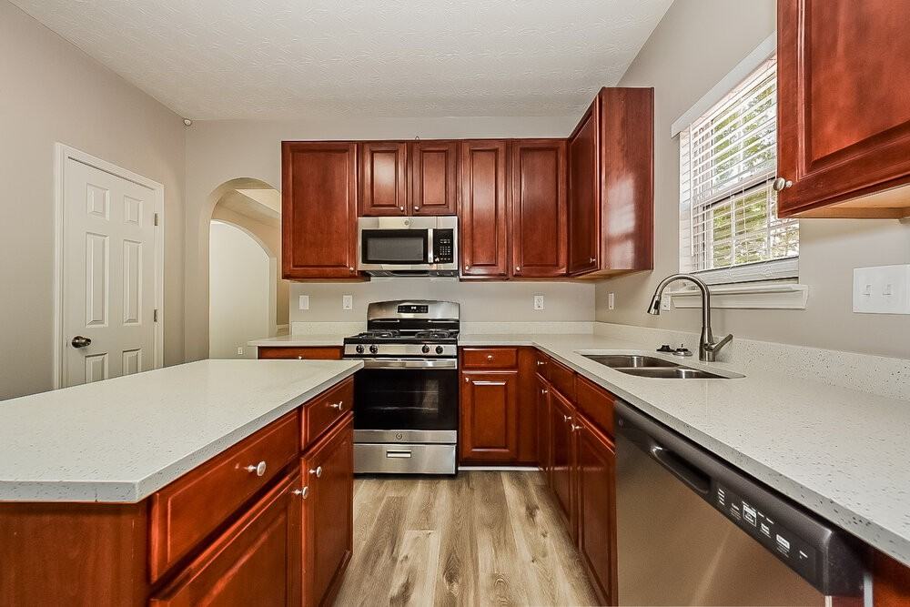 135 Greenland Dr - Photo 7 of 17