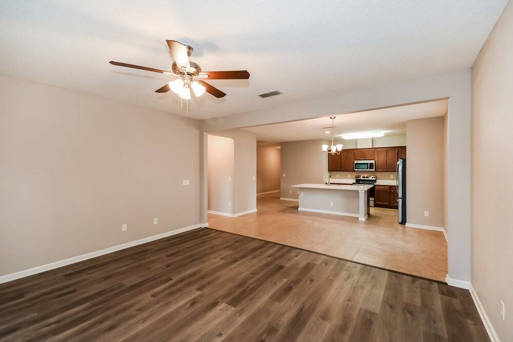 2325 Creekfront Dr - Photo 3 of 16
