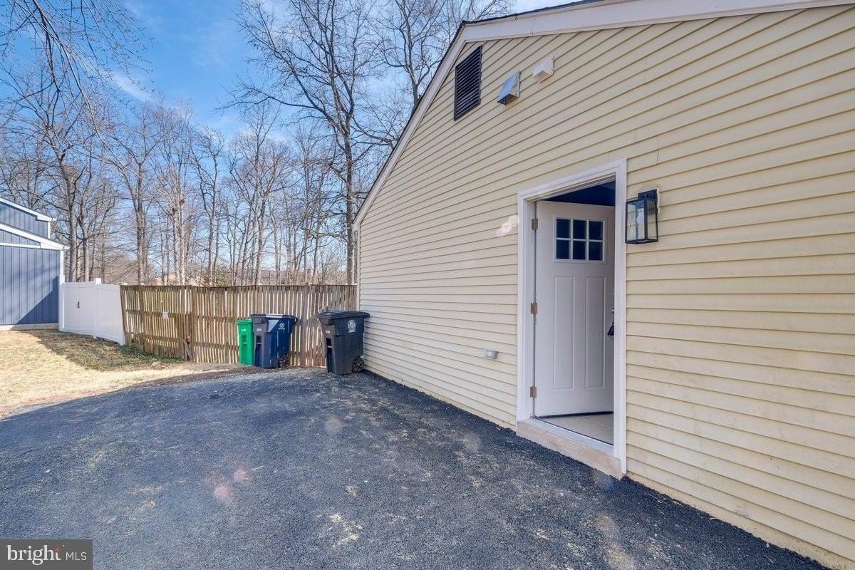 500 Shelfar Pl - Photo 3 of 17