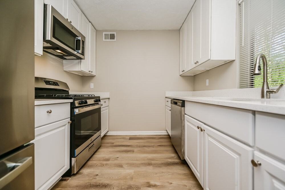 119 Adrian Dr - Photo 6 of 16