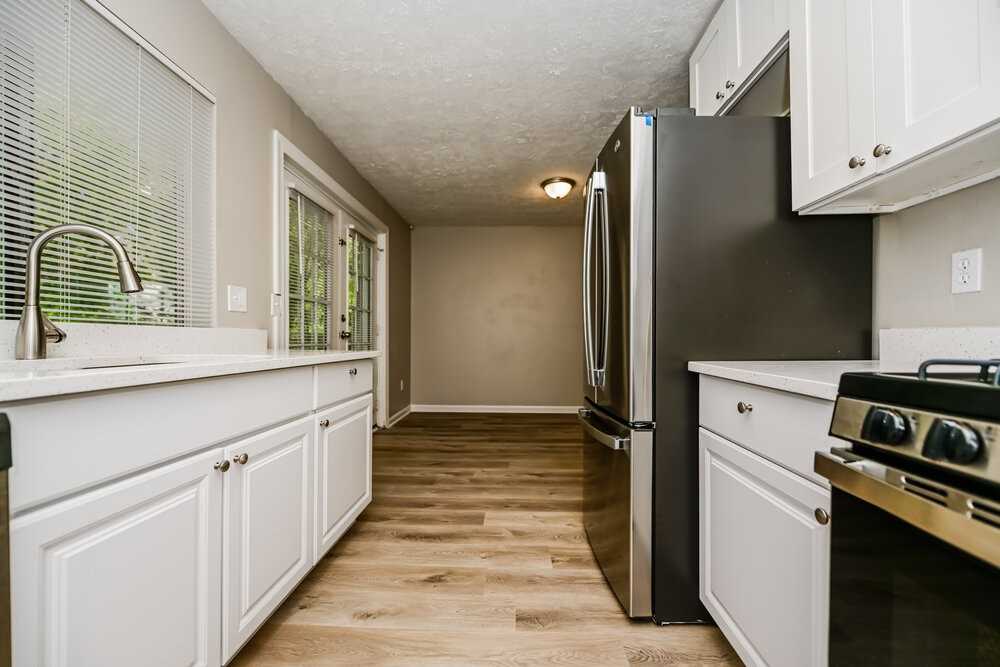 119 Adrian Dr - Photo 7 of 16
