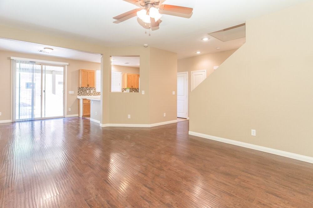 10731 Iona Island Ave - Photo 2 of 18
