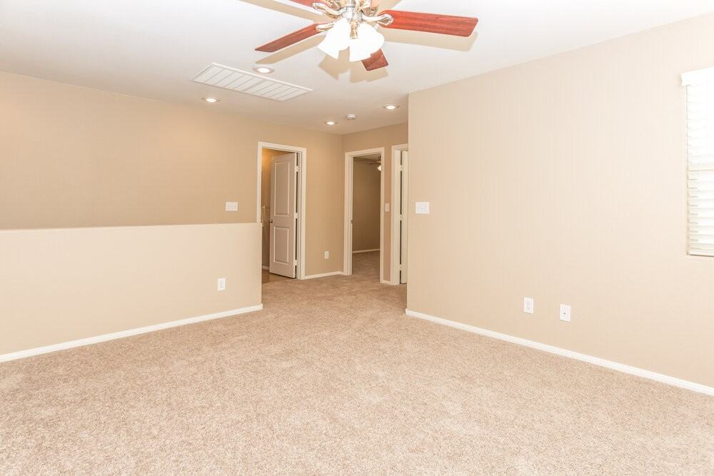 10731 Iona Island Ave - Photo 7 of 18