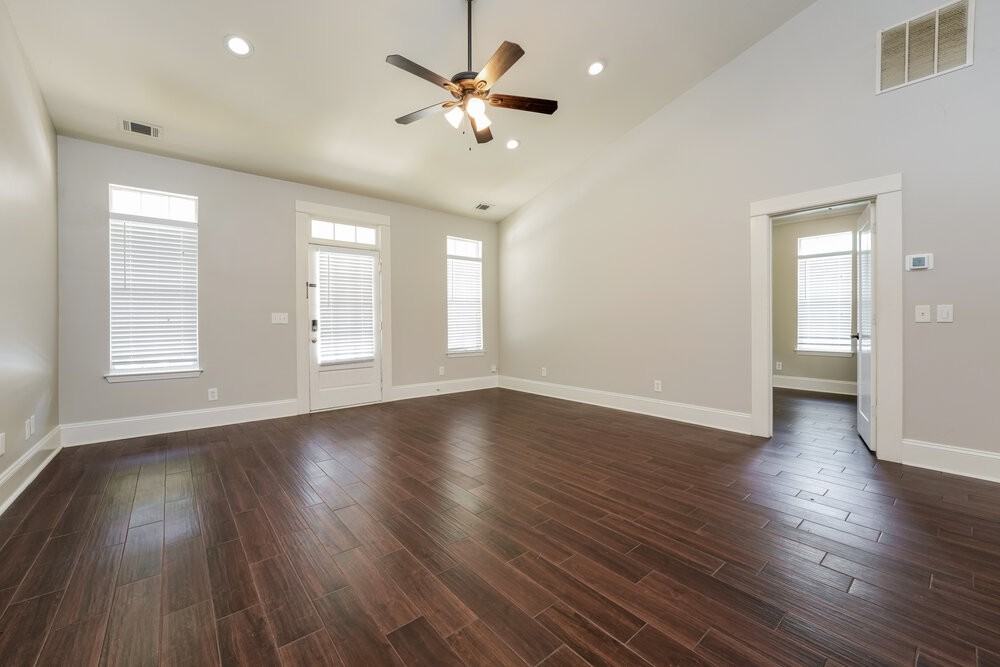 605 Brookwater Dr - Photo 4 of 16