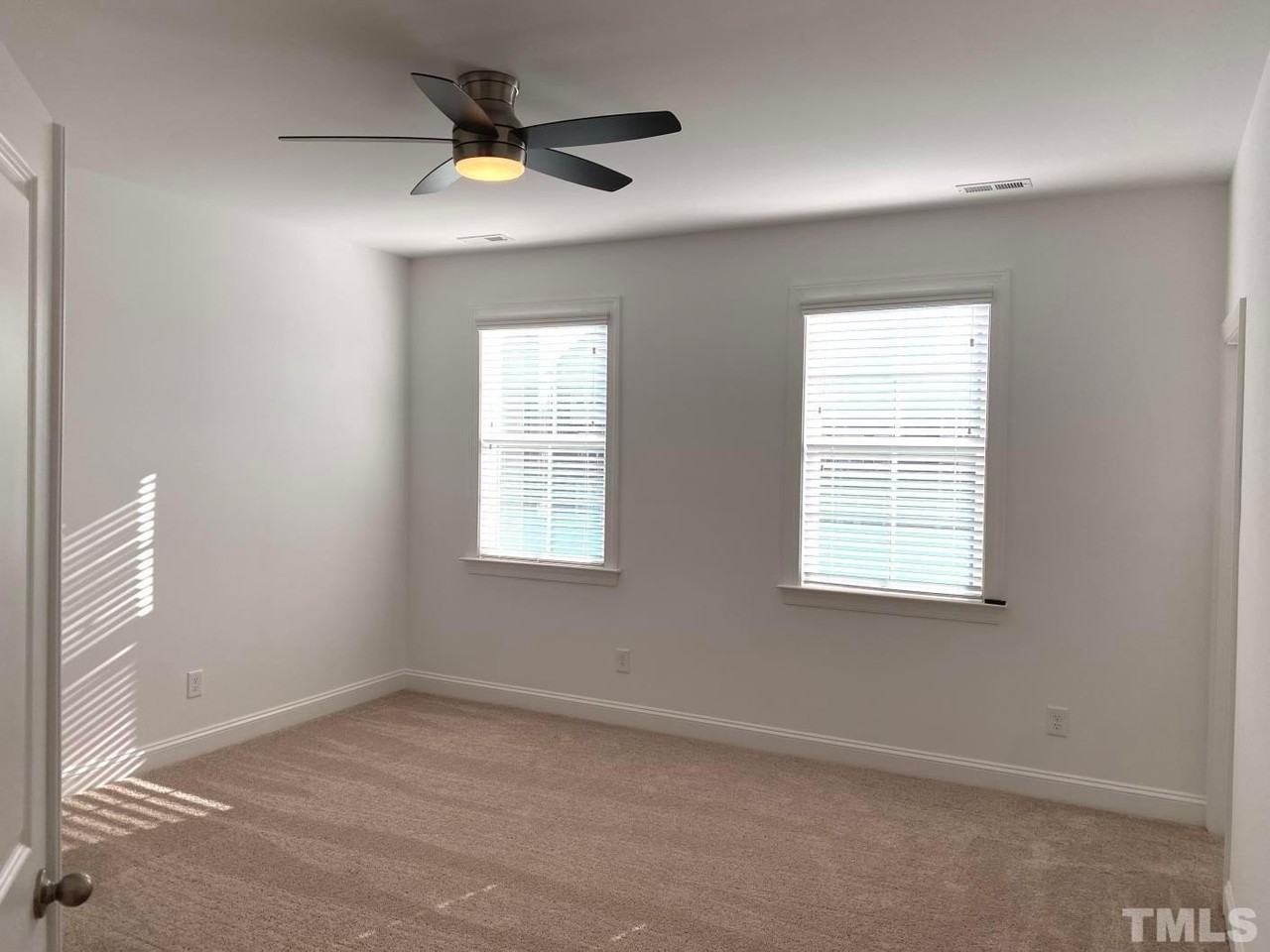 336 Clementine Dr - Photo 7 of 32