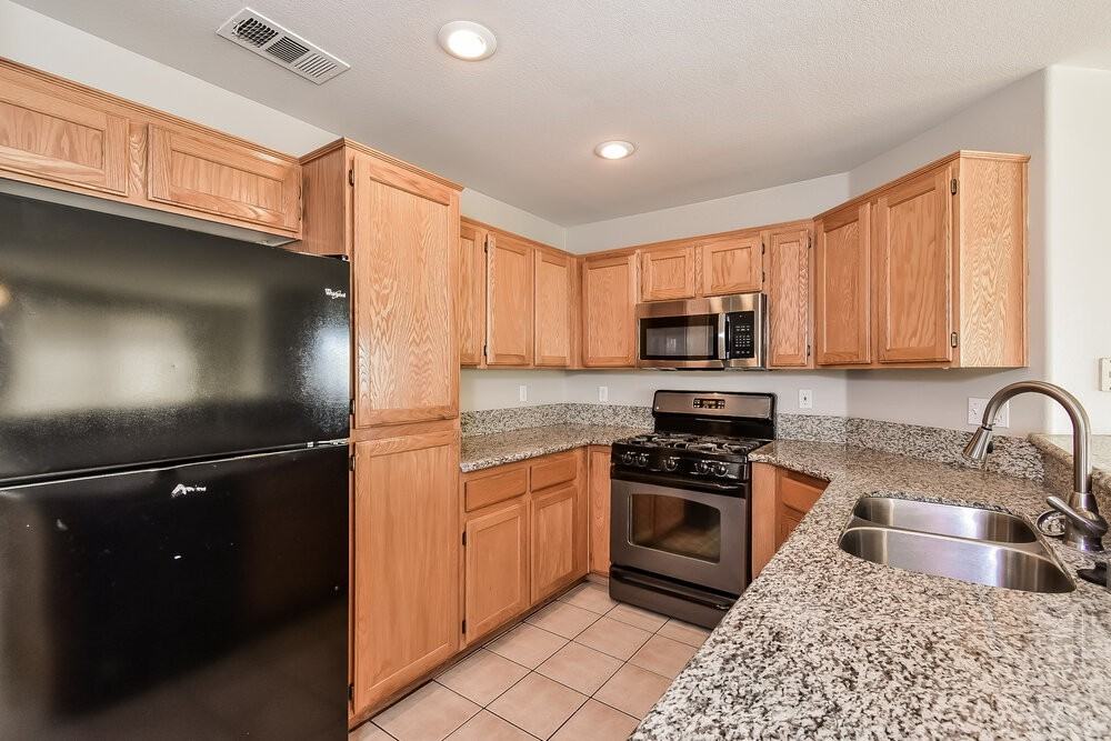 3940 Camryn Holly St - Photo 7 of 17