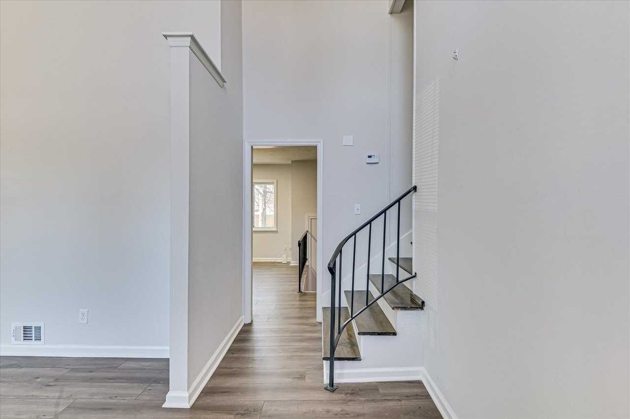 170 Shadowmoor Ct - Photo 6 of 36