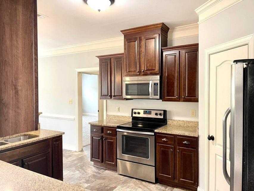 220 Kickham Ln - Photo 4 of 22